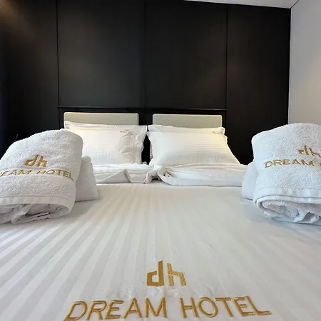 Dream 4*